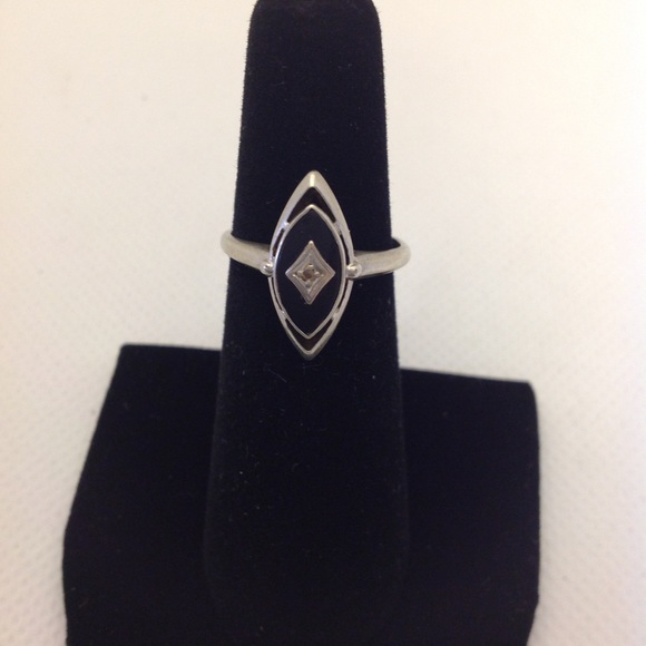 Vintage Jewelry - Vintage 10K White Gold Onyx Diamond Ring